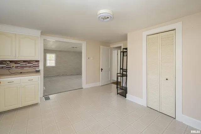 $127,500 | 711 East 19th Avenue, Coal Valley, IL 61240