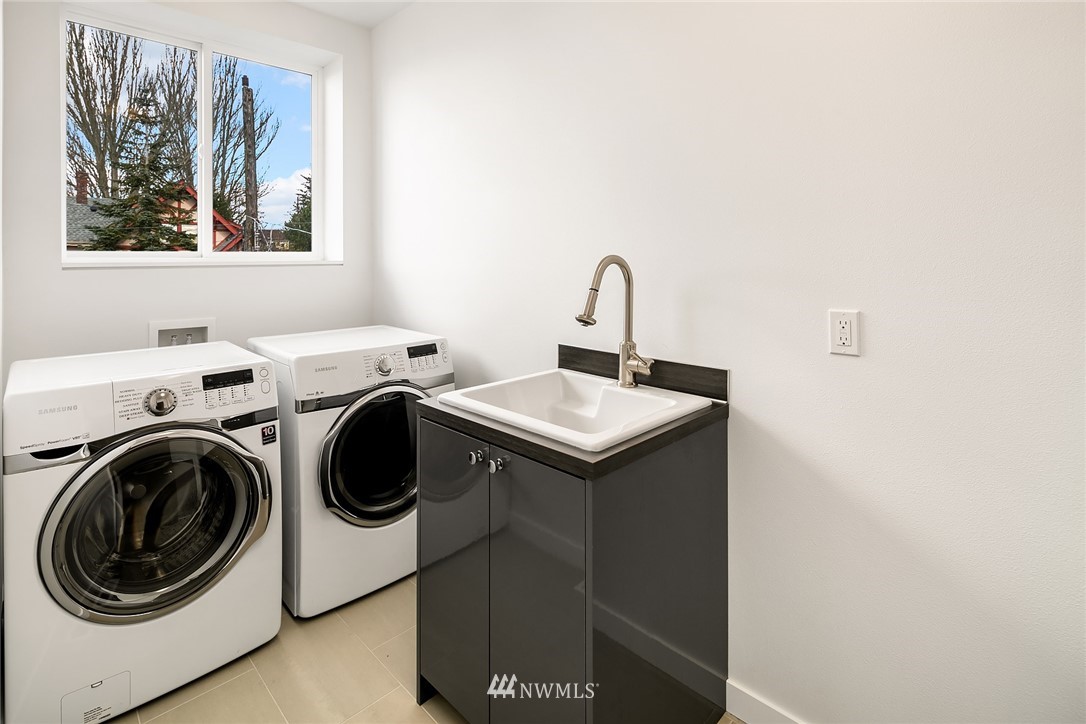 3935 Southwest Southern Street Seattle, WA 98136 - Photo 23 of 29