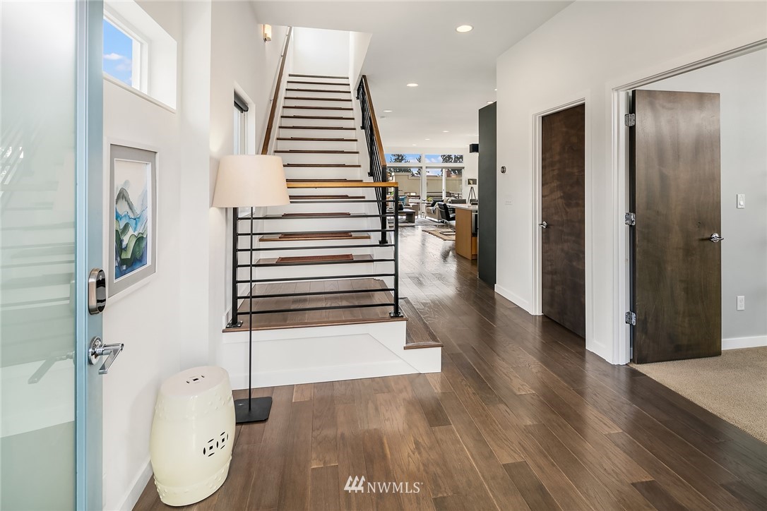 3935 Southwest Southern Street Seattle, WA 98136 - Photo 4 of 29