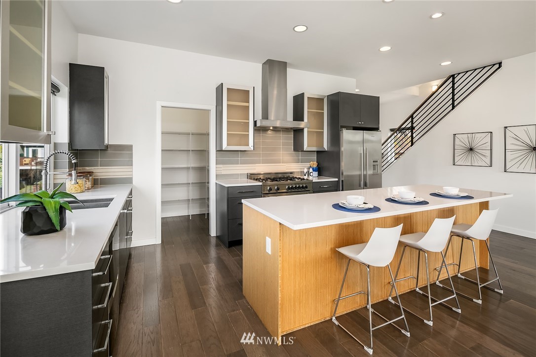 3935 Southwest Southern Street Seattle, WA 98136 - Photo 6 of 29