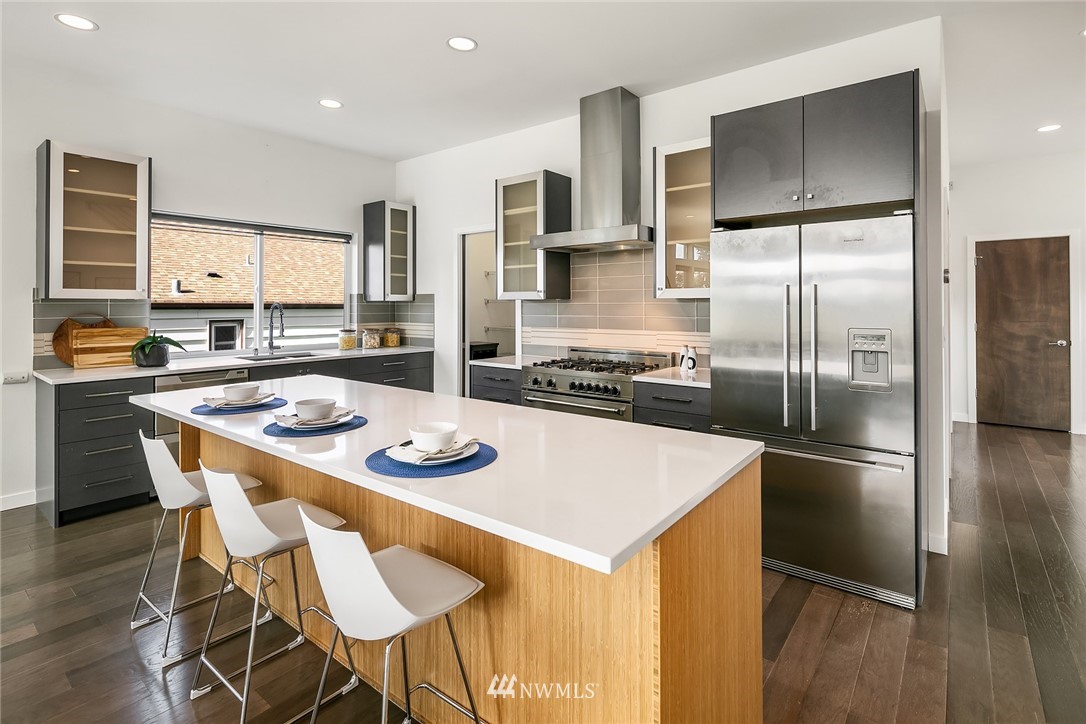 3935 Southwest Southern Street Seattle, WA 98136 - Photo 7 of 29