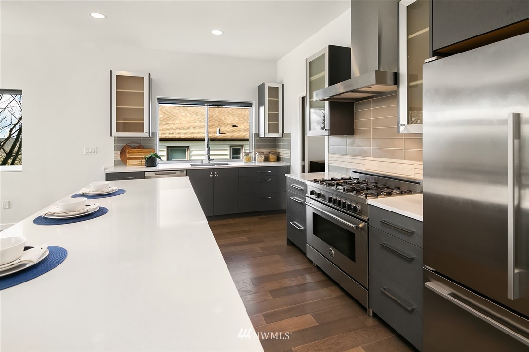 3935 Southwest Southern Street Seattle, WA 98136 - Photo 8 of 29