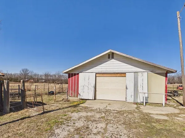 $359,500 | 2317 Maple Road, Fort Scott, KS 66701