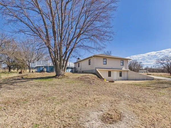 $359,500 | 2317 Maple Road, Fort Scott, KS 66701