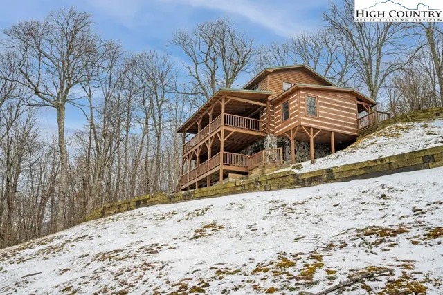 $749,000 | 126 Rock Spring Circle, Sugar Mountain, NC 28604