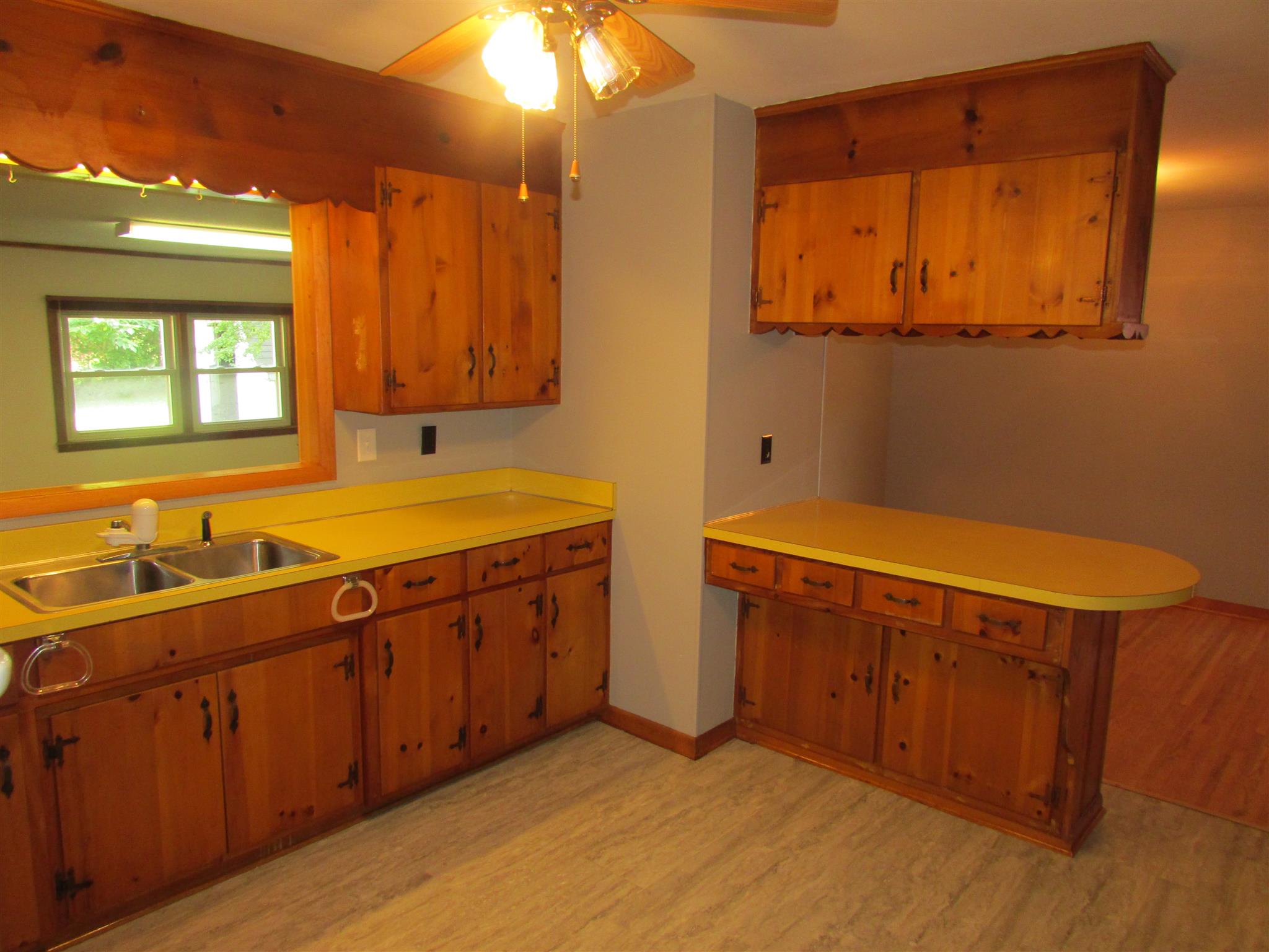 508 Riverside Drive Manchester, TN 37355 - Photo 4 of 19 Gallery Image 4
