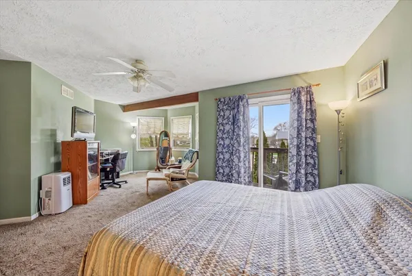 $260,000 | 2201 Daffodil Drive, Crest Hill, IL 60403