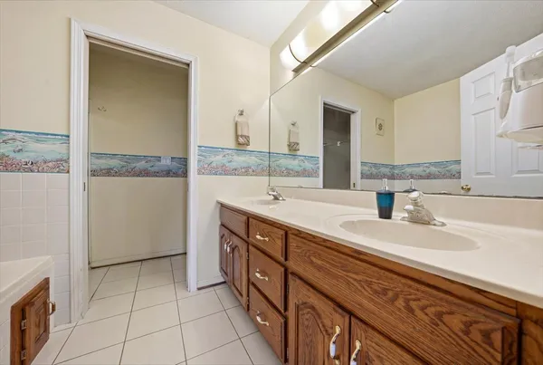 $260,000 | 2201 Daffodil Drive, Crest Hill, IL 60403