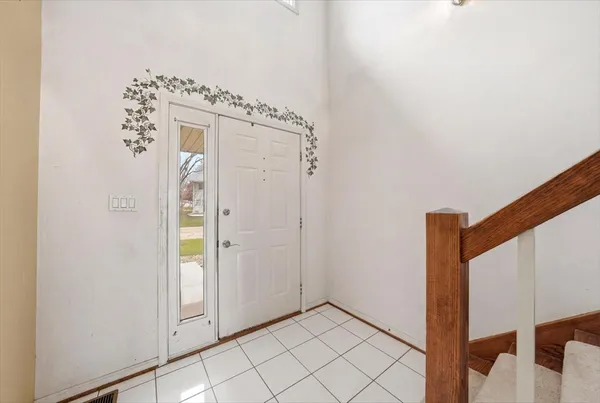 $260,000 | 2201 Daffodil Drive, Crest Hill, IL 60403