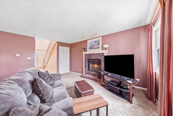 $260,000 | 2201 Daffodil Drive, Crest Hill, IL 60403