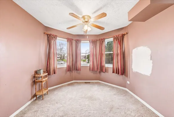 $260,000 | 2201 Daffodil Drive, Crest Hill, IL 60403