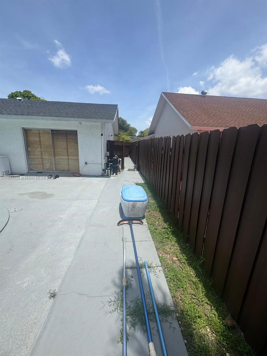 13320 Southwest 99th Street Miami, FL 33186 - Photo 21 of 26