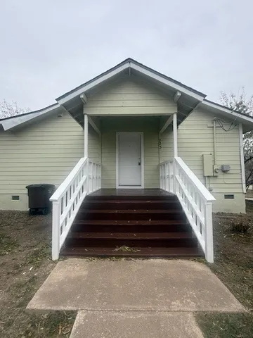 $1,550 | 823 Monterrey Street, Lockhart, TX 78644