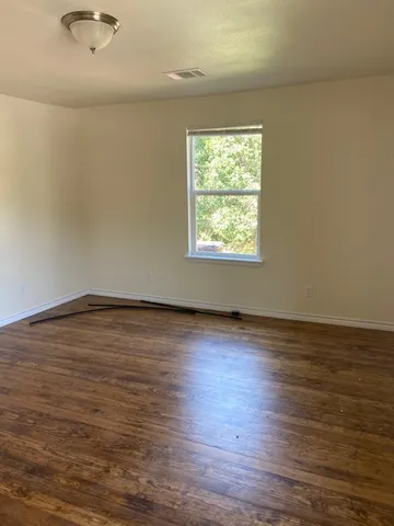 $1,550 | 823 Monterrey Street, Lockhart, TX 78644