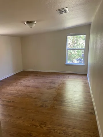 $1,550 | 823 Monterrey Street, Lockhart, TX 78644