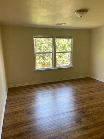 $1,550 | 823 Monterrey Street, Lockhart, TX 78644