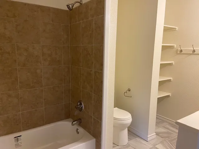 $1,550 | 823 Monterrey Street, Lockhart, TX 78644