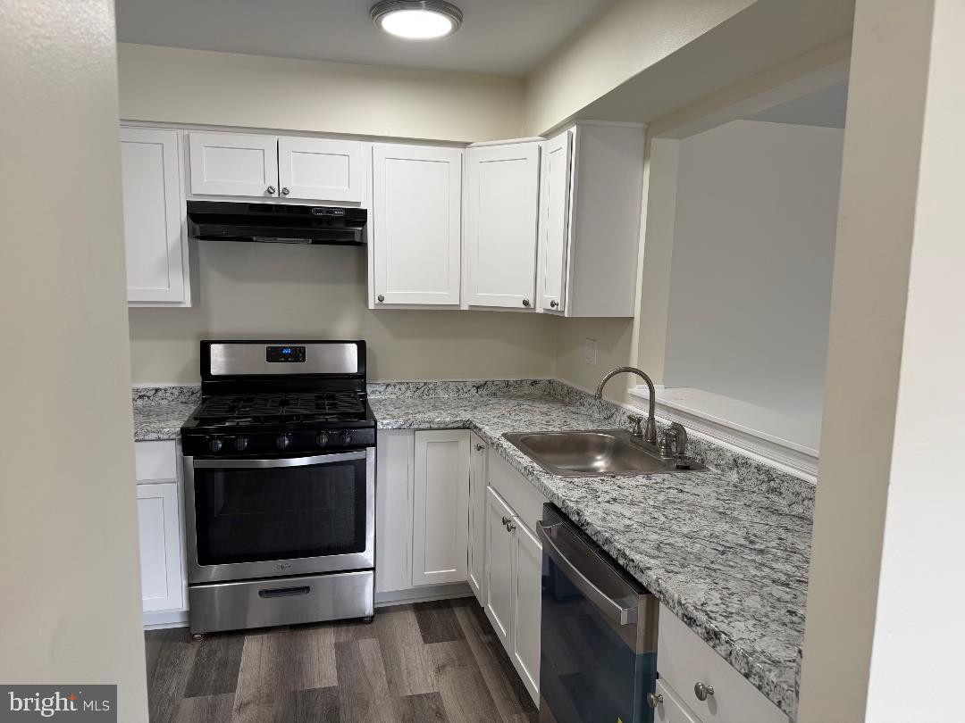 708B Ralston Drive Mount Laurel, NJ 08054 - Photo 17 of 44 a kitchen with stainless steel appliances granite countertop a stove and a sink