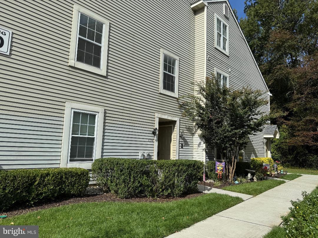 708B Ralston Drive Mount Laurel, NJ 08054 - Photo 4 of 44 a view of a house with a yard and plants