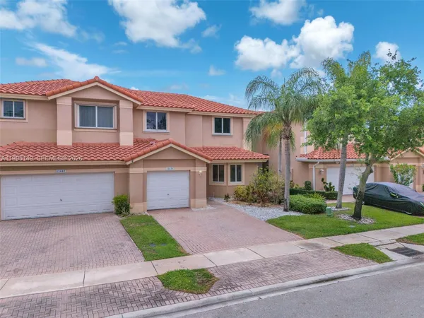 $3,900 | 12675 Northwest 56th Drive, Unit 12675, Coral Springs, FL 33076