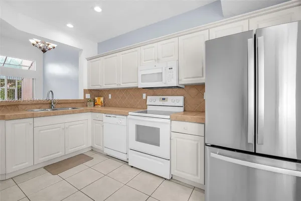 $3,900 | 12675 Northwest 56th Drive, Unit 12675, Coral Springs, FL 33076