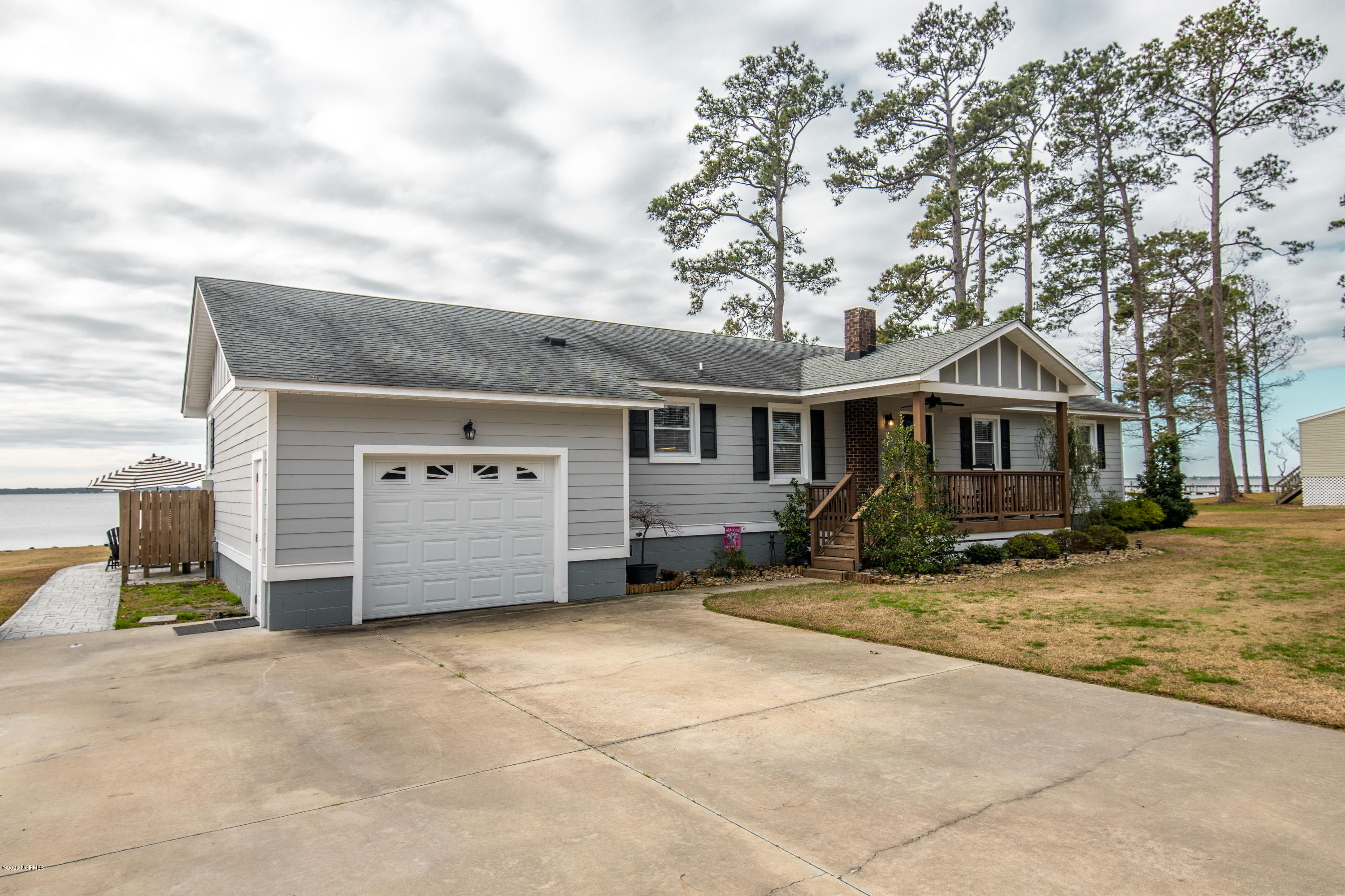 906 West Island View Road Bath, NC 27808 - Photo 5 of 53 906 W Island View Dr-2