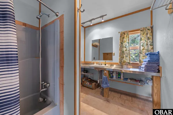 $500,000 | 40145 North End Road, Avon, NC 27915