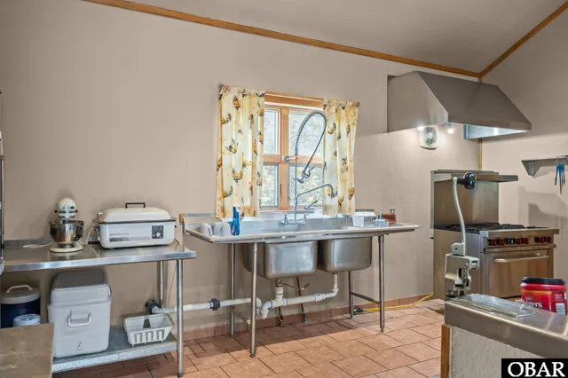 $500,000 | 40145 North End Road, Avon, NC 27915