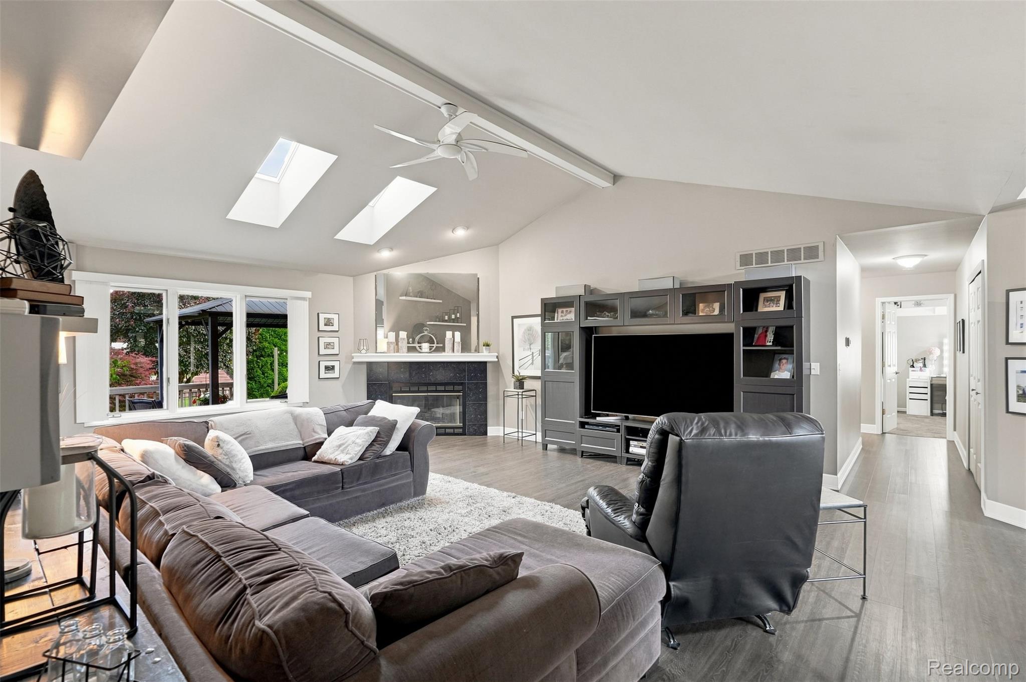 47676 Sandy Ridge Drive Macomb, MI 48044 - Photo 8 of 55 6_029.jpg
