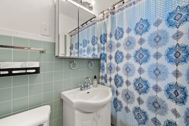 $675,000 | 82 South Williams Street, Crystal Lake, IL 60014