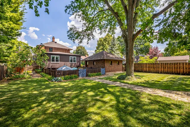 $675,000 | 82 South Williams Street, Crystal Lake, IL 60014