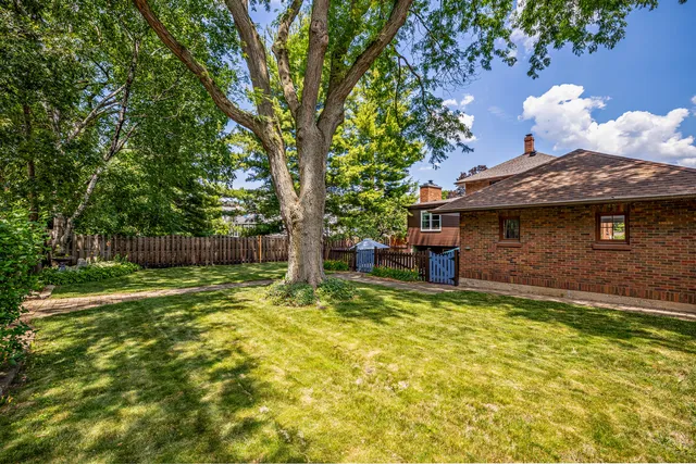 $675,000 | 82 South Williams Street, Crystal Lake, IL 60014