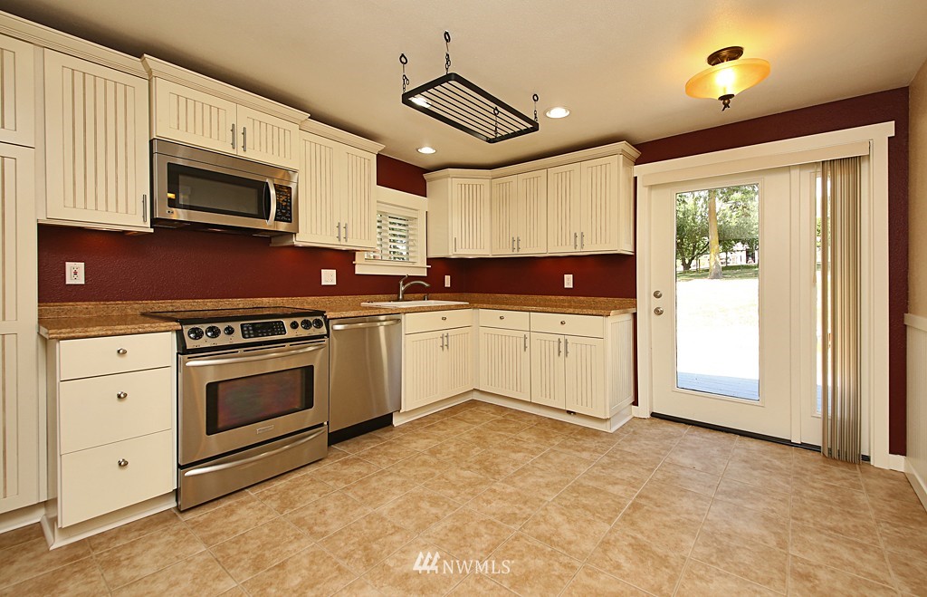 217 Fort Casey Road Coupeville, WA 98239 - Photo 8 of 24 Gallery Image 8