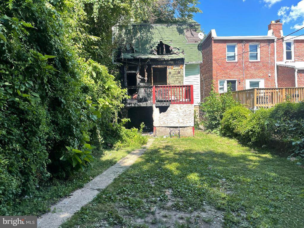 5218 Cuthbert Avenue Baltimore, MD 21215 - Photo 4 of 7 Rear