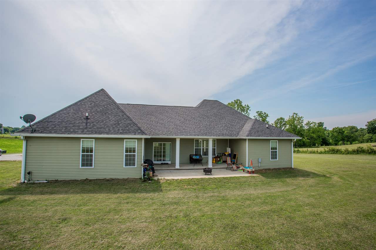 3270 White Road Spencer, IN 47460 - Photo 4 of 23