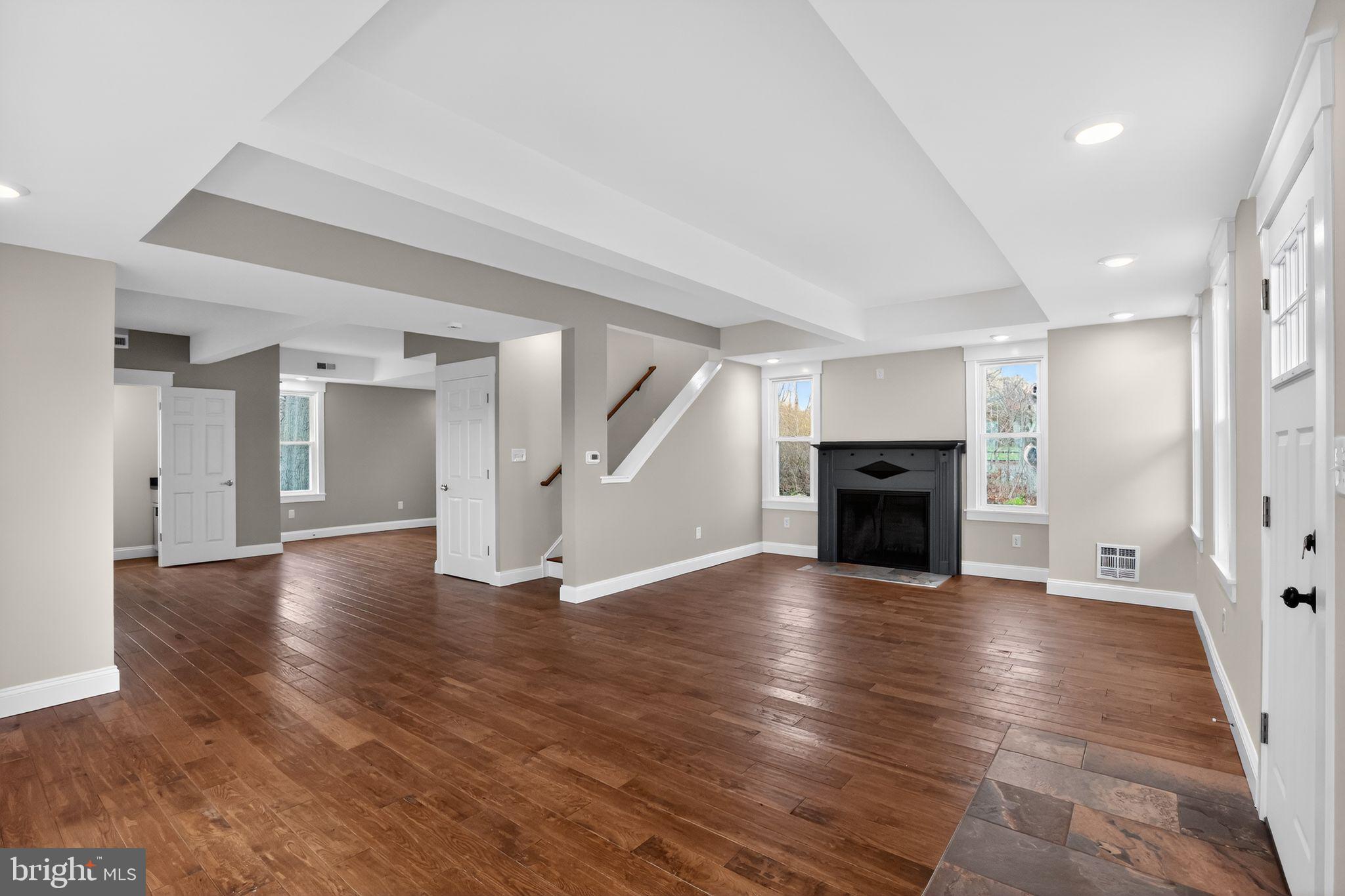 128 Maugers Mill Road Pottstown, PA 19464 - Photo 4 of 42 Spacious, light-filled living area.