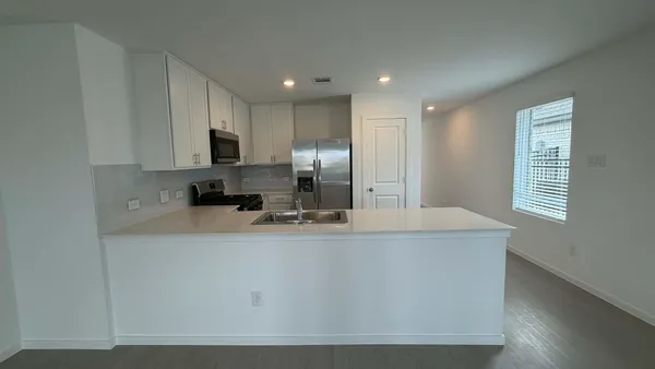 $2,300 | 464 San Miguel Creek Drive, Katy, TX 77493