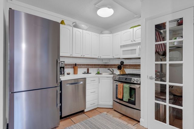 $606,000 | 65 East India Row, Unit 8A, Boston, MA 02110