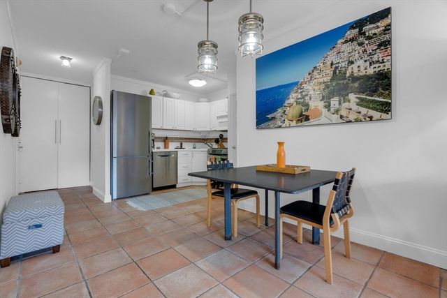 $606,000 | 65 East India Row, Unit 8A, Boston, MA 02110