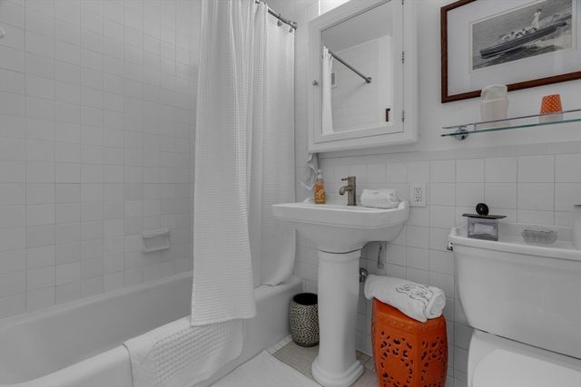 $606,000 | 65 East India Row, Unit 8A, Boston, MA 02110