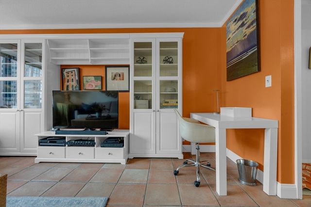 $606,000 | 65 East India Row, Unit 8A, Boston, MA 02110