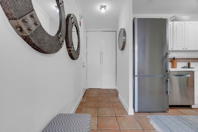 $606,000 | 65 East India Row, Unit 8A, Boston, MA 02110