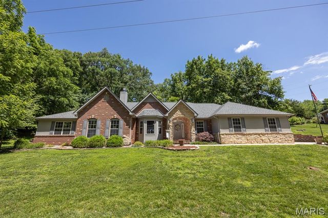 $379,000 | 109 Autumn Lane, Belleville, IL 62223
