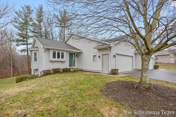 $349,900 | 2614 Rolling Ridge Lane Northwest, Grand Rapids, MI 49534