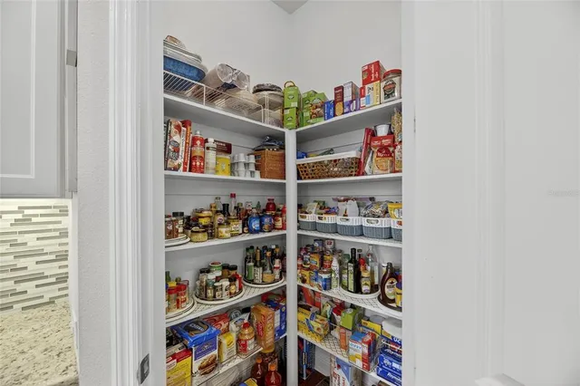 $565,000 | 6002 Sparrowhead Way, Lithia, FL 33547