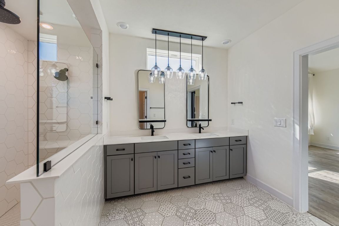 2315 Santa Maria Street Austin, TX 78702 - Photo 12 of 17