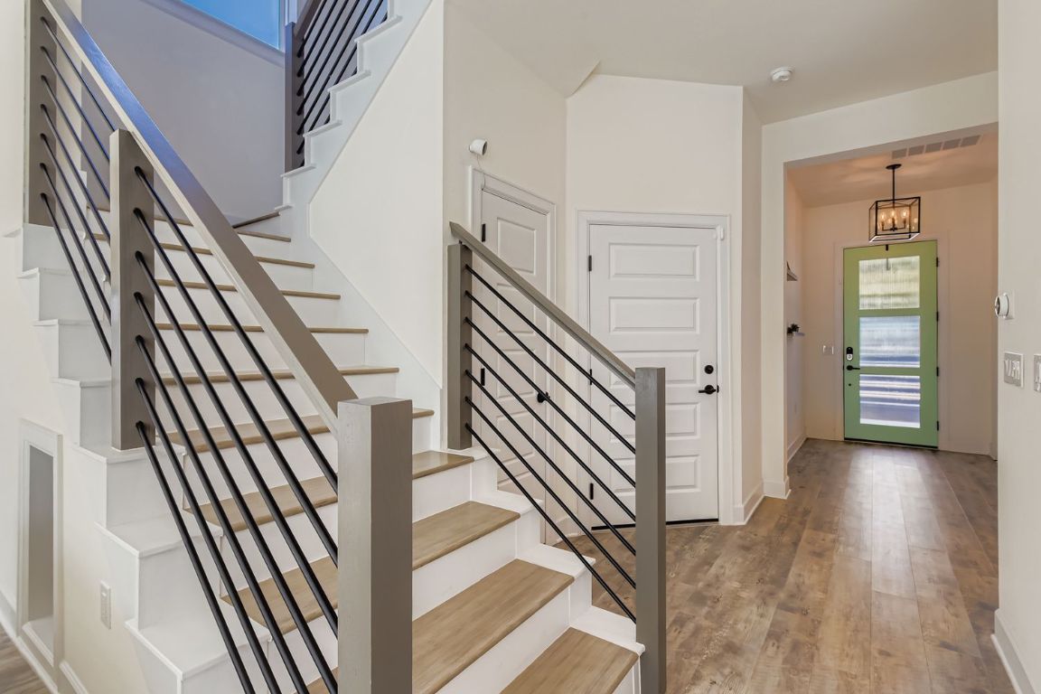 2315 Santa Maria Street Austin, TX 78702 - Photo 2 of 17