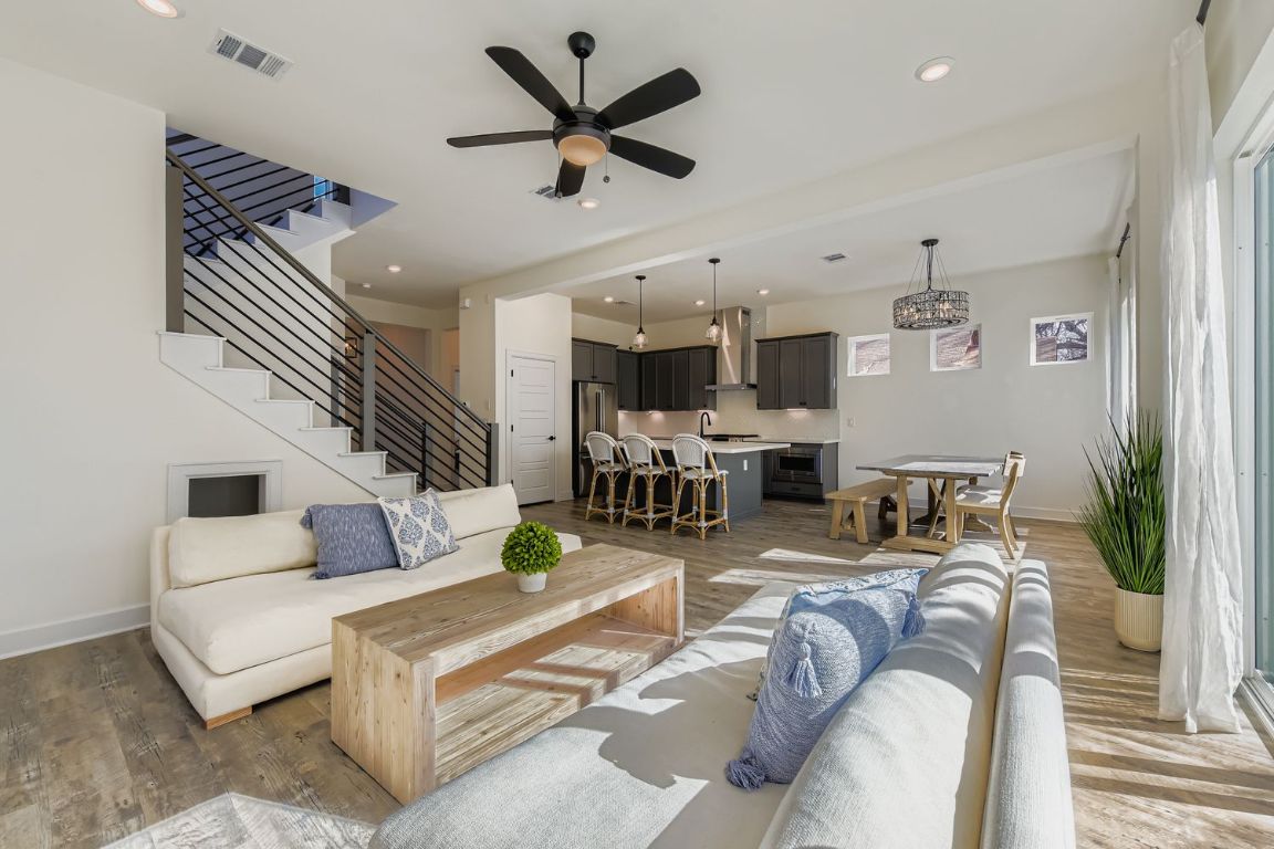 2315 Santa Maria Street Austin, TX 78702 - Photo 4 of 17