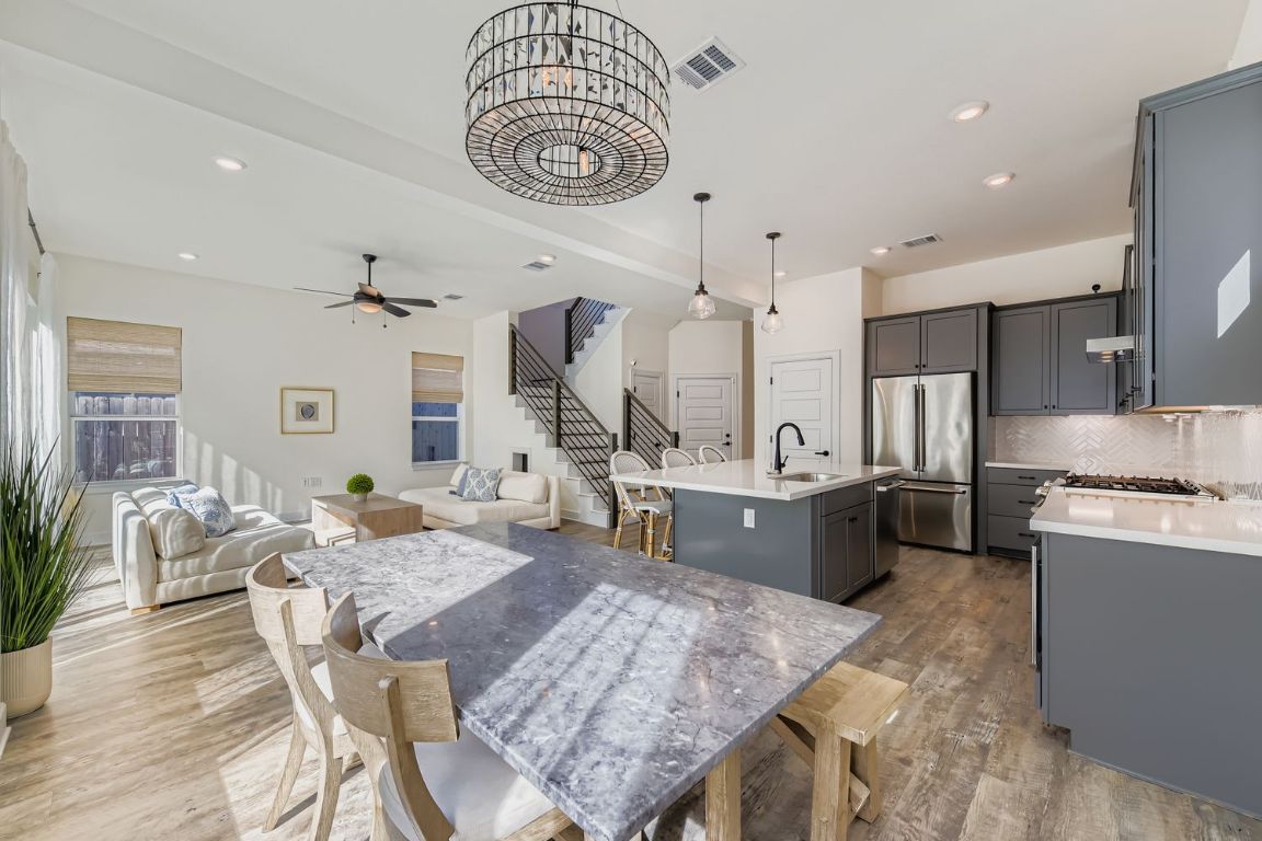 2315 Santa Maria Street Austin, TX 78702 - Photo 5 of 17