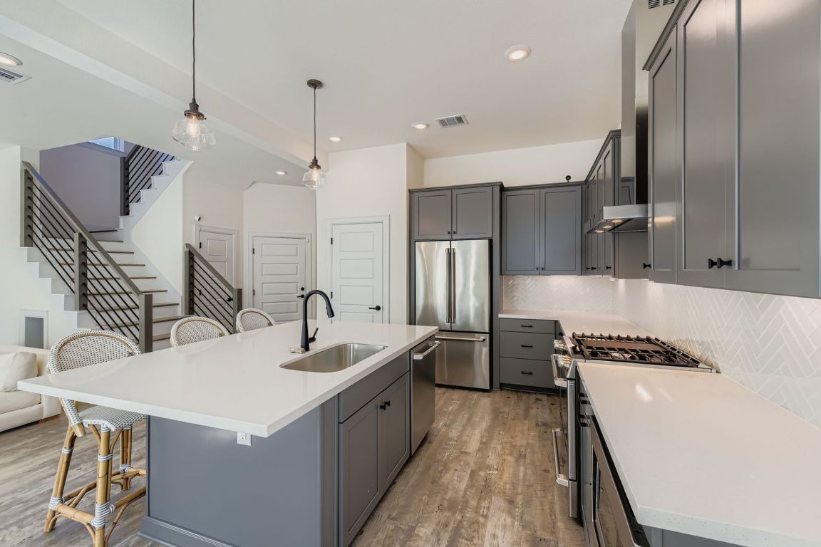 2315 Santa Maria Street Austin, TX 78702 - Photo 7 of 17